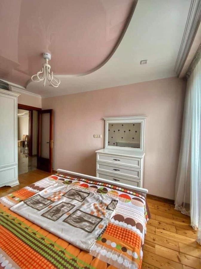 Apartment Dolphin Batumi Esterno foto