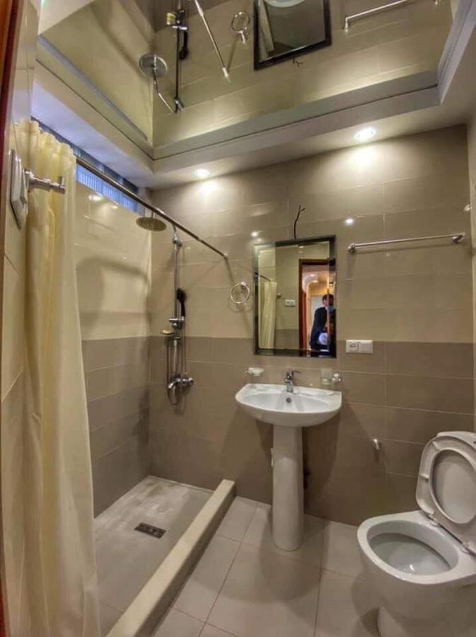 Apartment Dolphin Batumi Esterno foto