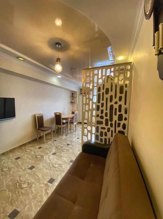 Apartment Dolphin Batumi Esterno foto