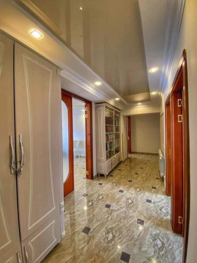 Apartment Dolphin Batumi Esterno foto