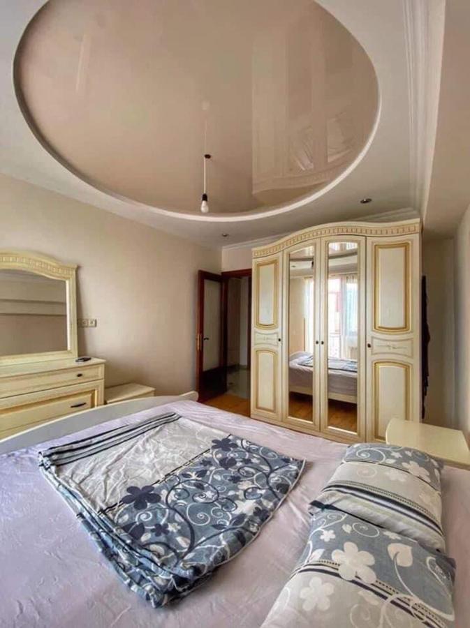 Apartment Dolphin Batumi Esterno foto