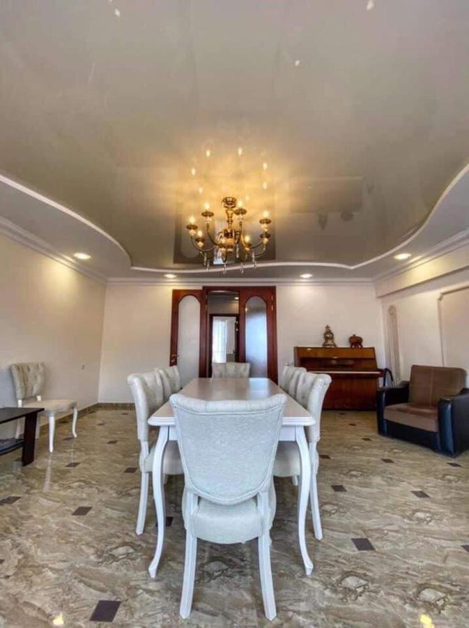 Apartment Dolphin Batumi Esterno foto