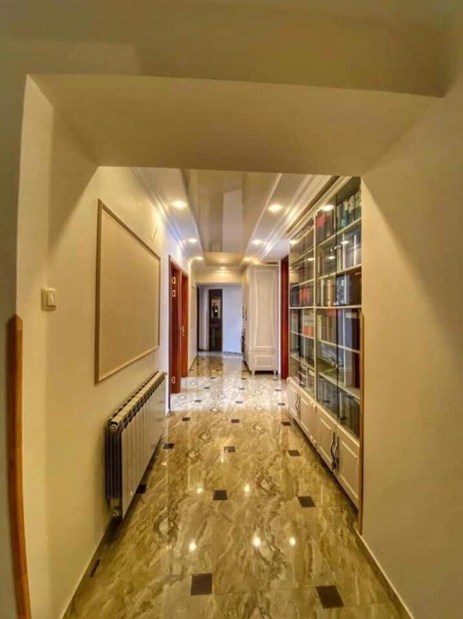 Apartment Dolphin Batumi Esterno foto